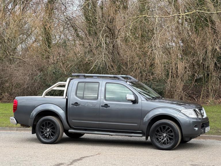 2015 Nissan Navara 2.5 DCI Tekna Double Cab Pick Up 6 Speed Manual Diesel 4x4