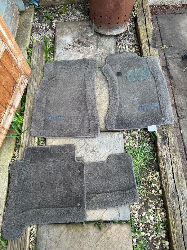 TOYOTA HILUX SURF 1989-1995 FLOOR MATS RARE GENUINE JDM FLUFFY CARPET