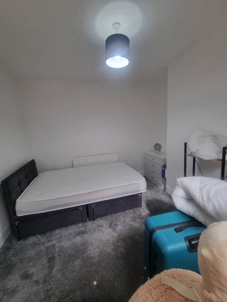 Room to rent in friendly  shared house in Gillingham