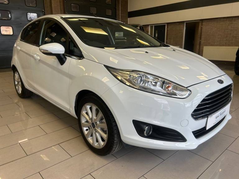 2016 Ford Fiesta 1.0 EcoBoost Titanium 5dr HATCHBACK PETROL Manual