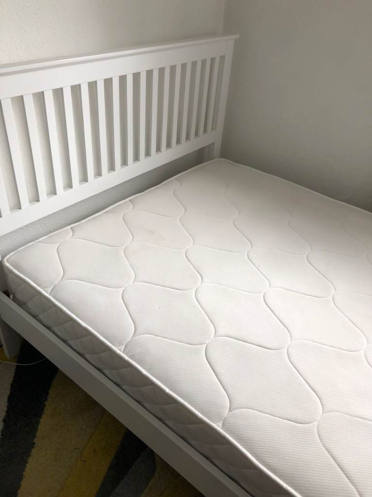 Small double bed - Forest Gate