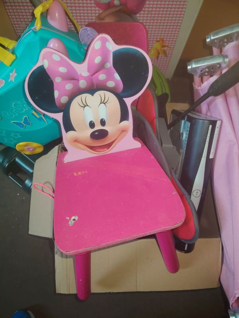 Minnie Mouse Kids Table and Chair Set – Pink, Good Condition
