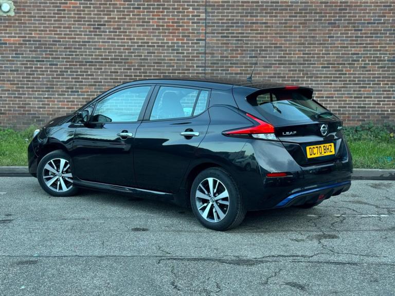  Nissan Leaf 40kWh Acenta Auto 5dr Electric Automatic
