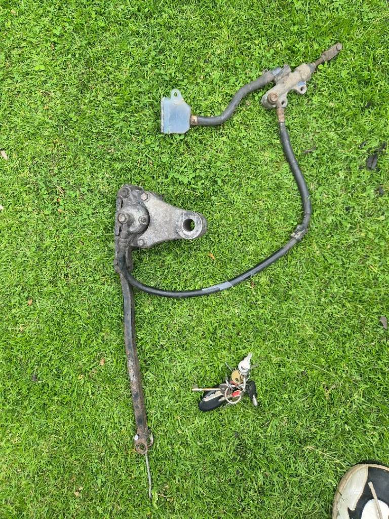 Suzuki 1200 bandit 2000 rear caliper complete