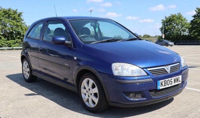 1 PREVIOUS OWNER! EXTREMELY LOW MILEAGE! 