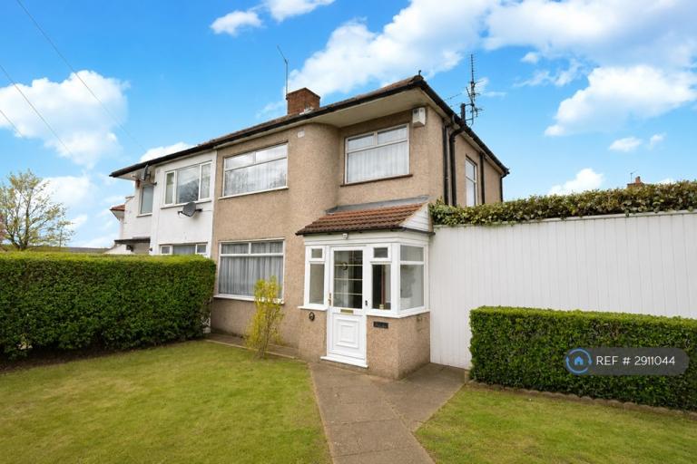 3 bedroom house in Holyrood Avenue, Harrow, HA2 (3 bed) (#2911044)