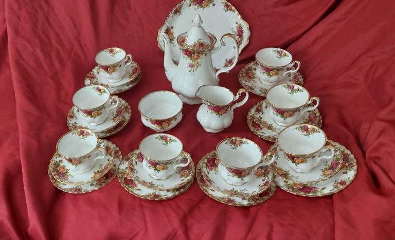Country Roses trios x 8 coffee pot, sugar milk & cake plate.