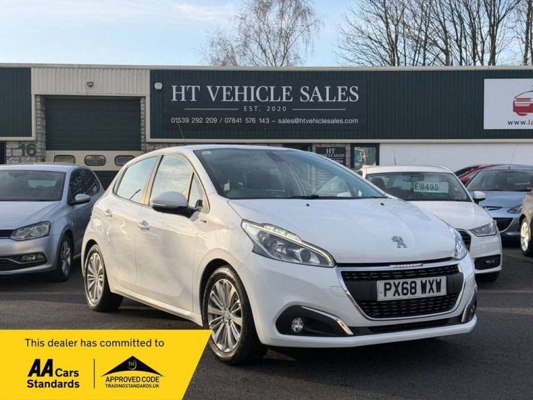 2018 Peugeot 208 1.2 PureTech Signature Hatchback 5dr Petrol Manual Euro 6 (s/s) (82 ps) Hatchbac...