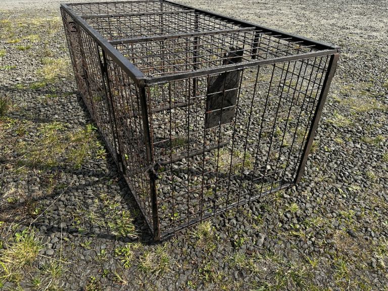 Triple van dog cage