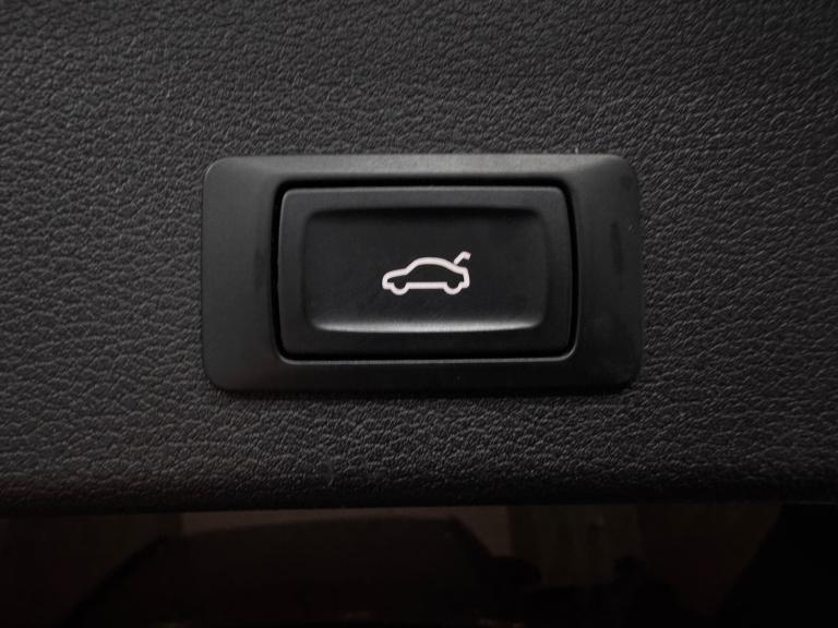 2016 Audi A4 Avant 2.0 TDI S line S Tronic quattro Euro 6 (s/s) 5dr ESTATE Diesel Automatic