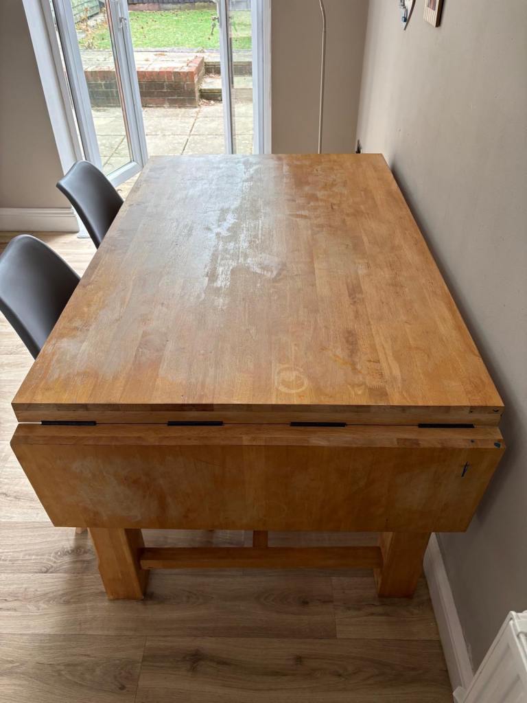 Dining room table