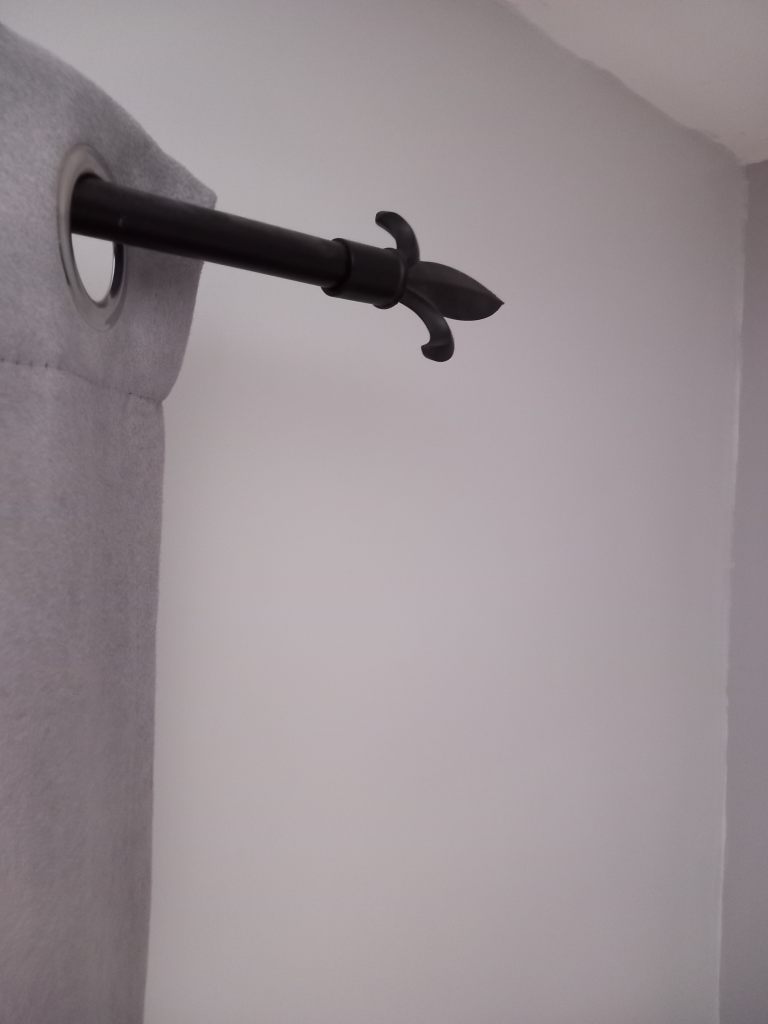 Black Gothic Extendable Curtain Rail with Ends, Brackets, Rings