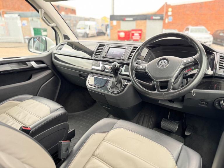 2016 Volkswagen Caravelle 2.0 TDI BlueMotion Tech 204 Executive 5dr DSG MPV DIESEL Automatic