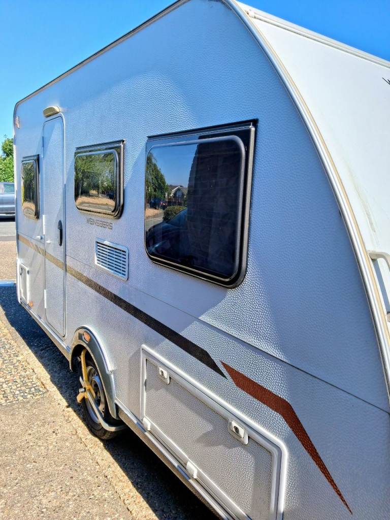 WEINSBERG CARACITO (2021) 390 QD (All electric) CARAVAN
