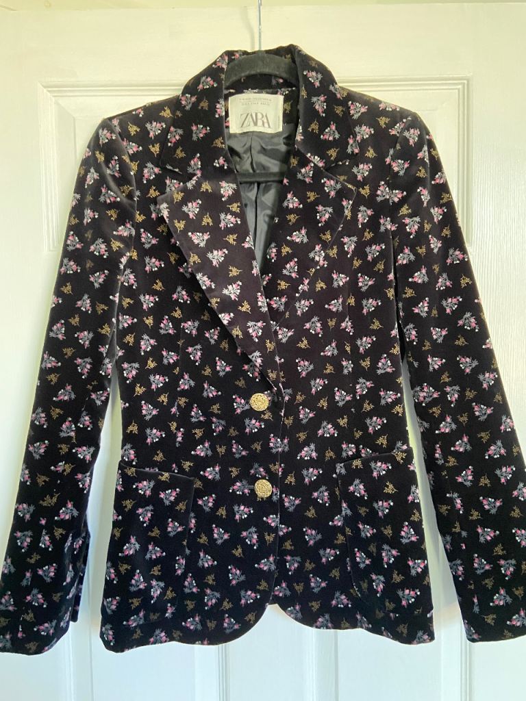 Zara limited edition black floral print velvet blazer Size S ASO Trinny 