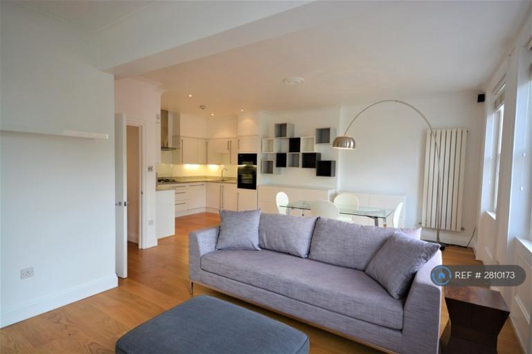 2 bedroom flat in Cranley Gardens, London, SW7 (2 bed) (#2810173)