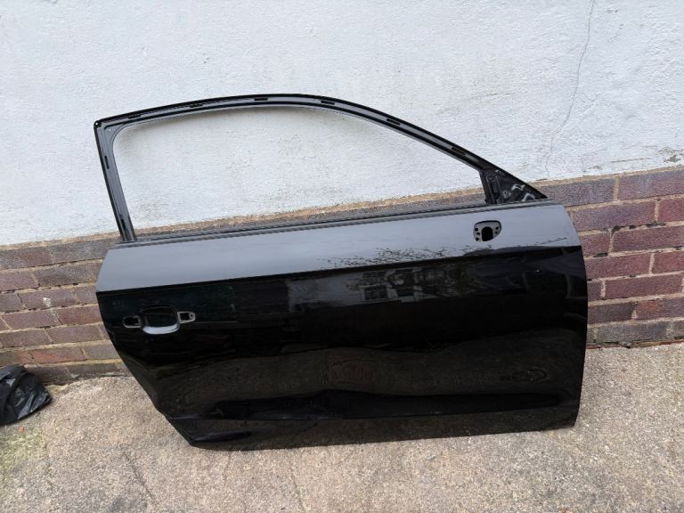 Audi A1 8X 3DR drivers side door