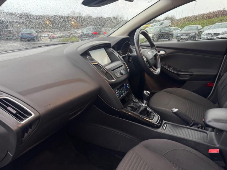 2015 Ford Focus 1.0 EcoBoost 125 Titanium 5dr HATCHBACK PETROL Manual