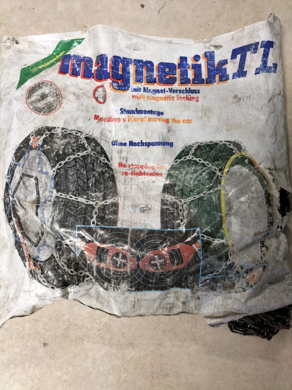 Tyre snow chains for transit van
