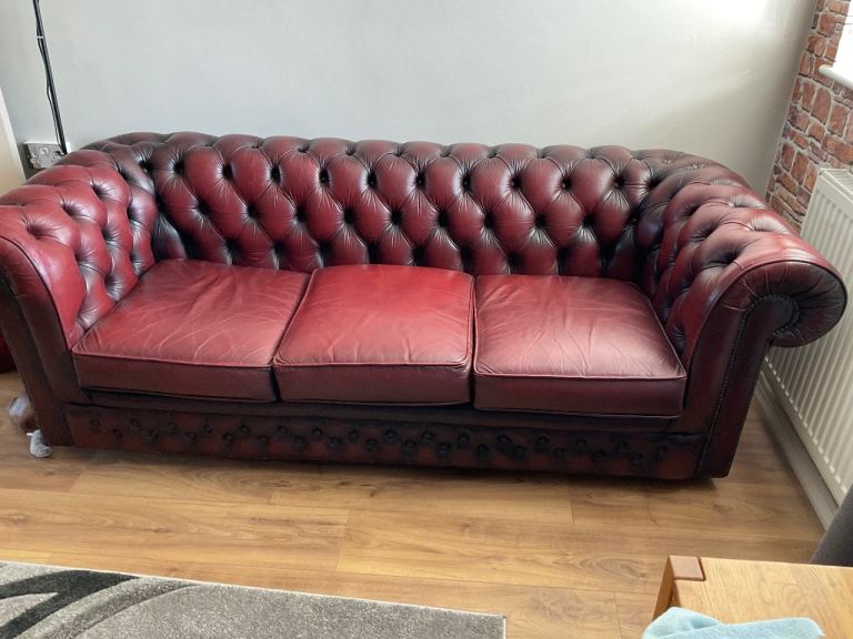 THOMAS LLOYD CHESTERFIELD SOFA