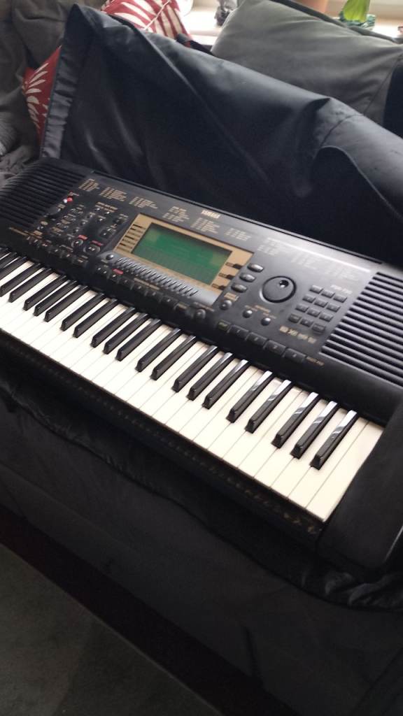 Yamaha keyboard psr 730