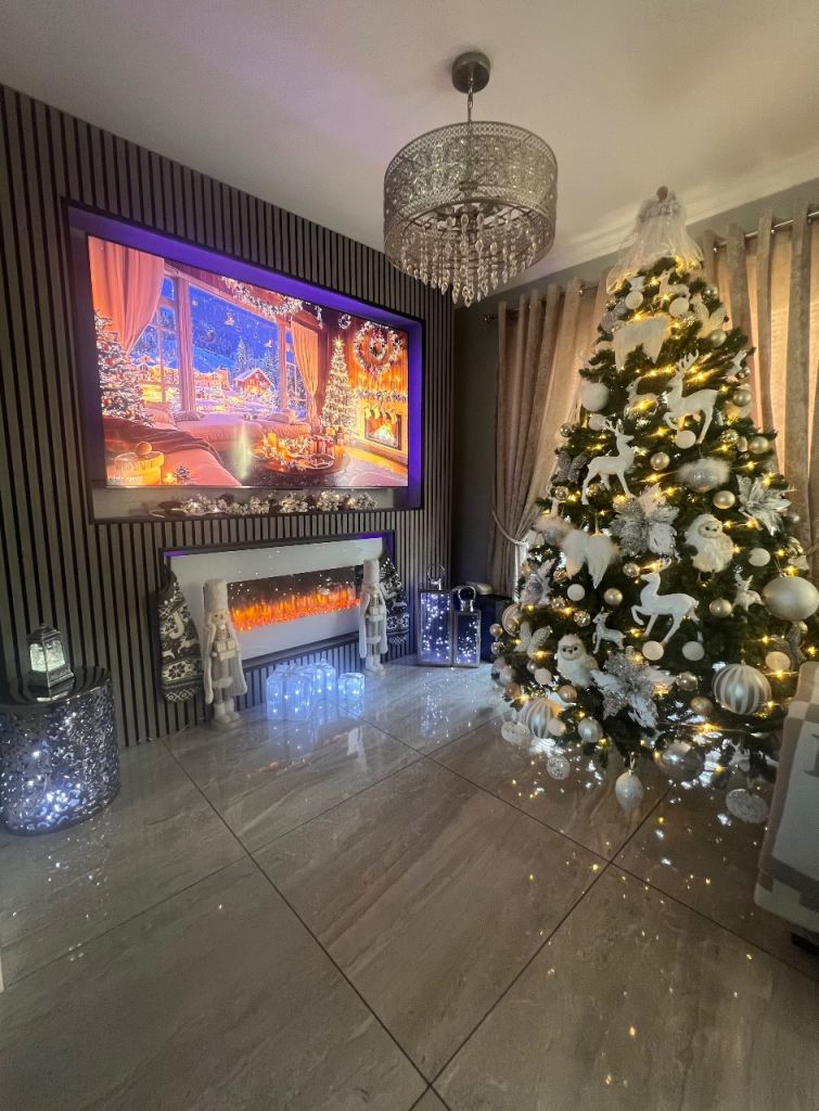 7ft pre lit Christmas tree 