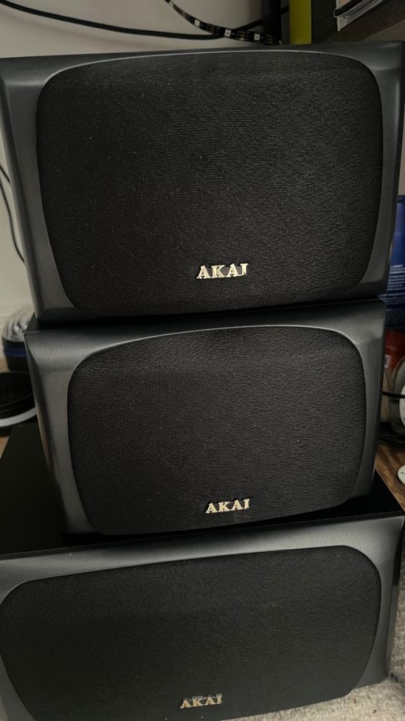 Akai Sound System – Subwoofer + 2 Speakers + Amplifier (Like New)