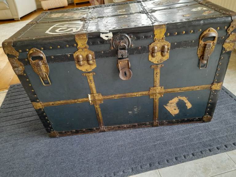 Trunk for sale 