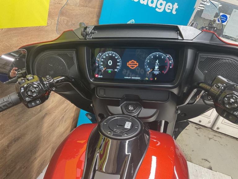 HARLEY-DAVIDSON STREETGLIDE