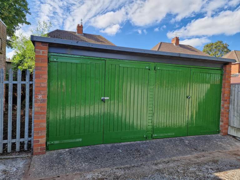 Garages to rent Westlands, Newcastle-under-Lyme, Staffordshire.