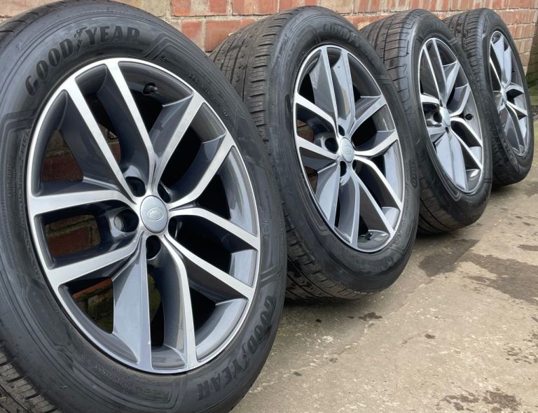 Genuine Land Range Rover Evoque Discovery Sport 19” Alloy Wheels L550 L551 Tyres