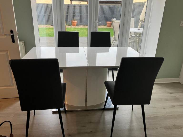 Free dinning table 