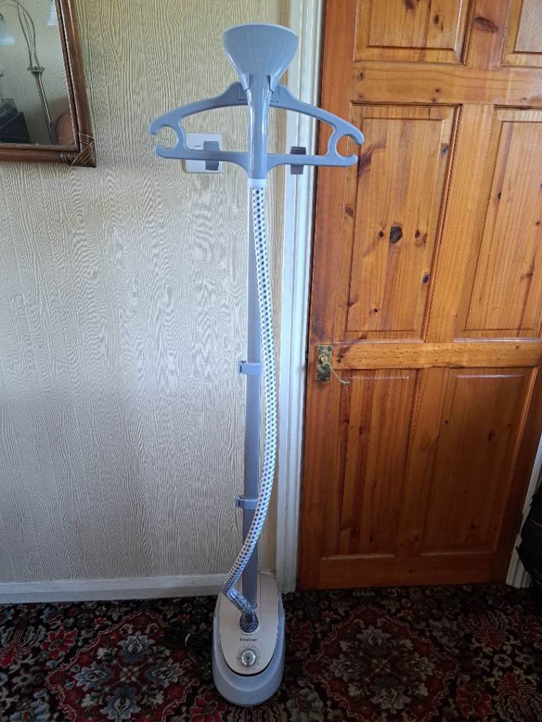 Garment steam cleaner 