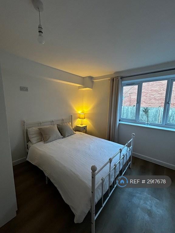 1 bedroom in Pear Tree Avenue, Long Ashton, Bristol, BS41 (#2917678)