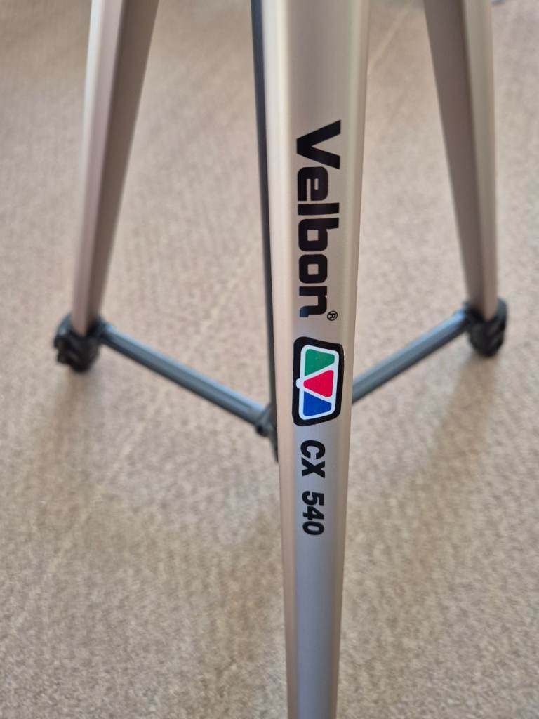 Velbon Tripod 600 CX 540 - bought new but never used, in carry case - excellent condition, can post