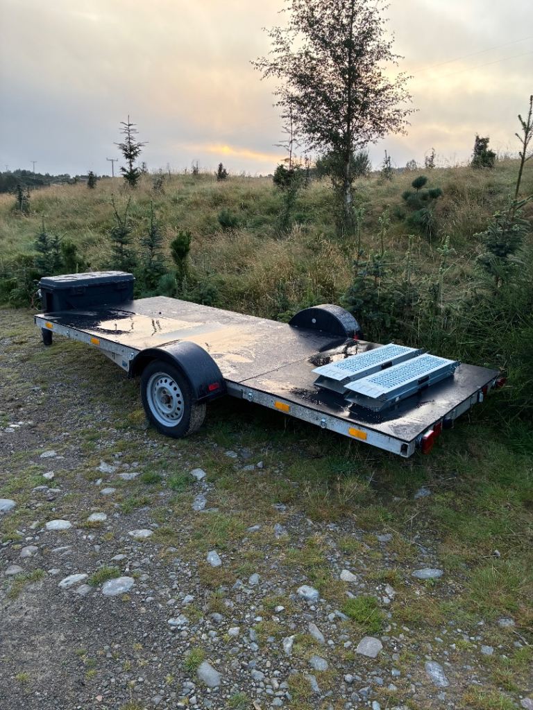 Flat bed trailer