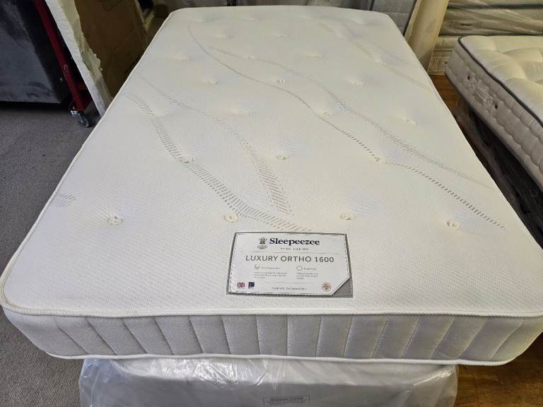 Brand New Sleepeezee Luxury Ortho 1600 Pocket Mattress, 4ft Small Double (GT3)