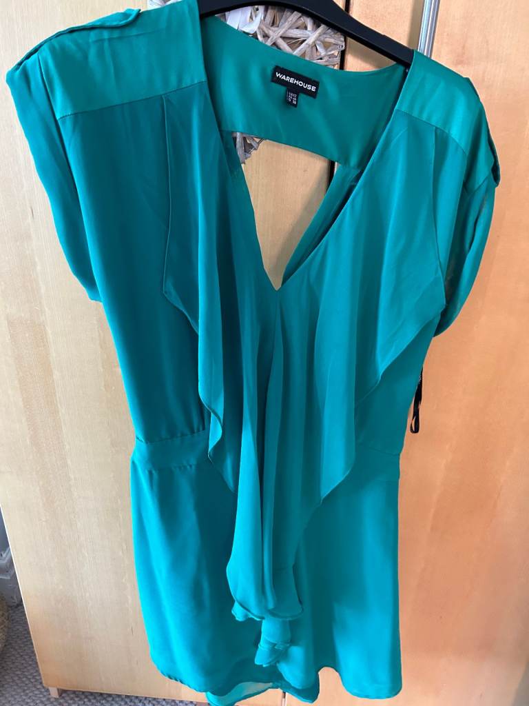 Ladies Warehouse Emerald Green Dress, size 12, good condition, no belt but can't notice when on 