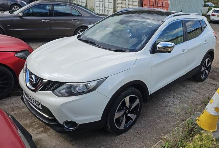 Nissan, QASHQAI, Hatchback, 2015, Manual, 1197 (cc), 5 doors