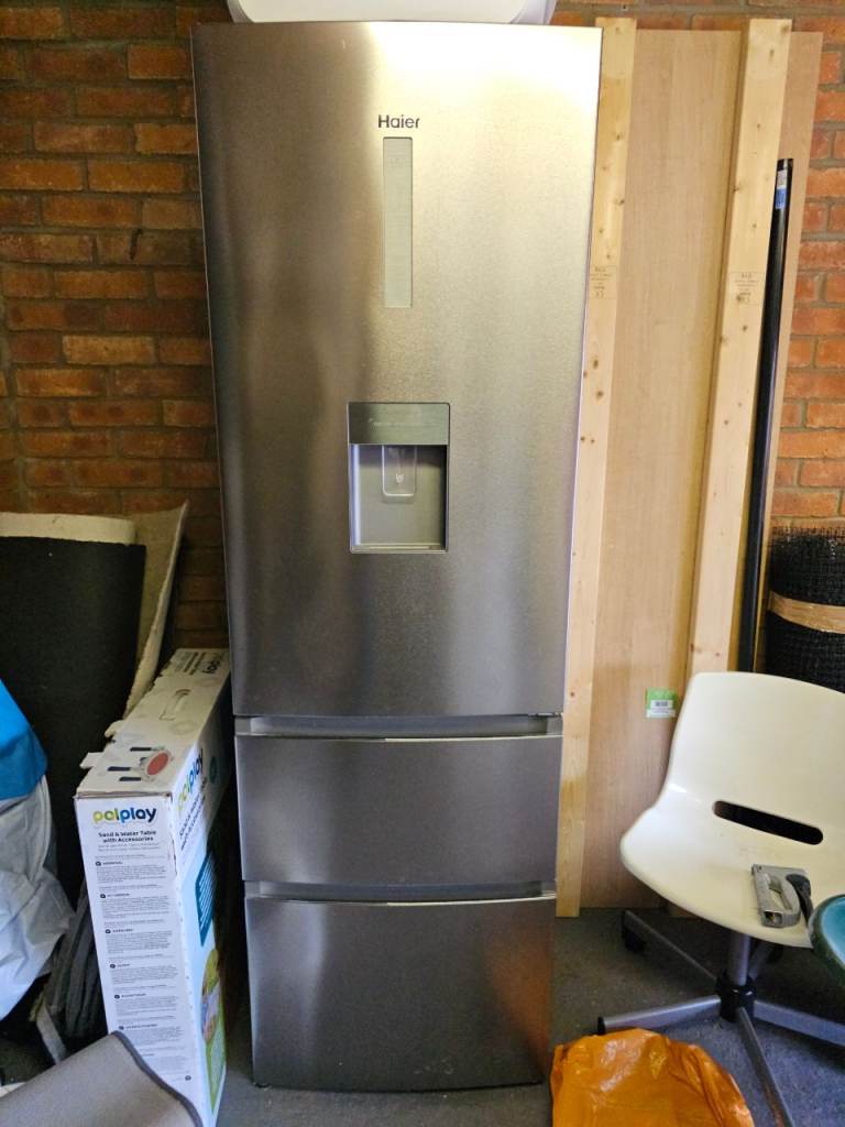 Haier fridge freezer freestanding 