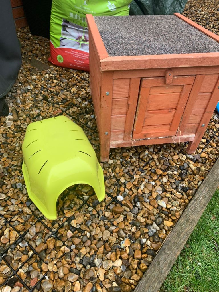 Small Guinea pig hutch 