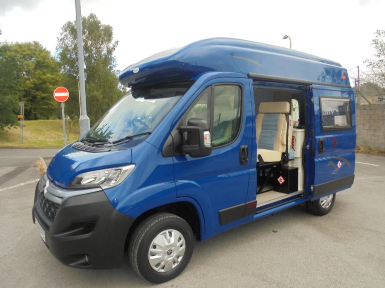 2019 68 ROMAHOME R30 2 BERTH 4 TRAVEL SEATS IN BLUE # ONE OWNER LOW MILEAGE # 