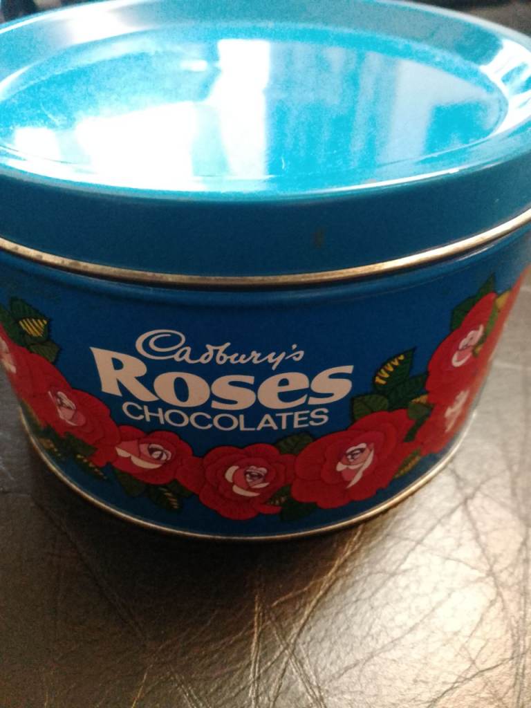 Cadbury roses tin 
