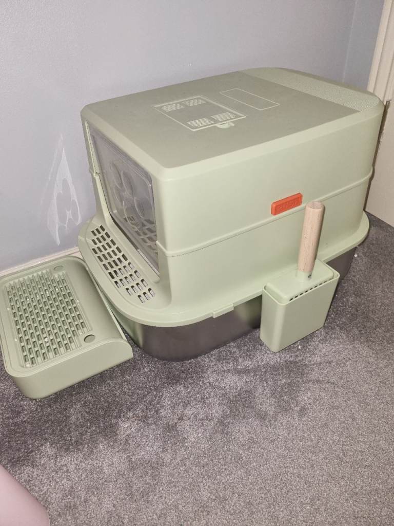 Cat litter box