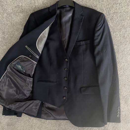 suits ,jackets,suit jackets casual with chinos, jeans etc. next, ted baker etc, dinner.garment cover