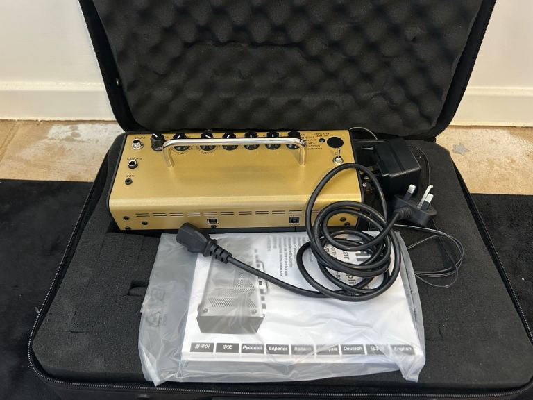 Yamaha THR5A Acoustic Guitar Amplifier with Carry Case, PSU & Manual