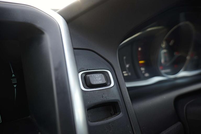 2016 Volvo XC60 2.4 XC60 SE Luxury Nav D5 AWD 4WD 5dr SUV Diesel Manual