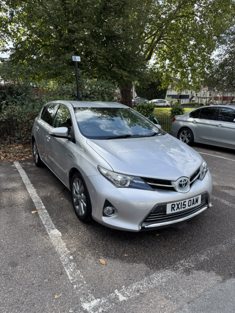 Toyota AURIS EXCEL 2015 1.8 VVT-h, Automatic, Hatchback, 1798 (cc), 5 doors, Full Service History