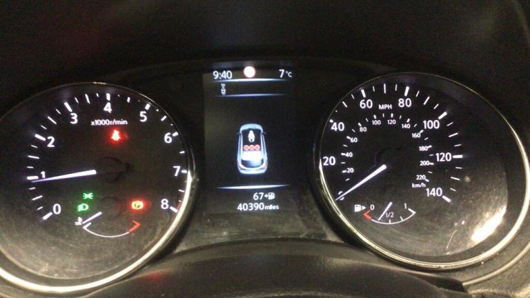 2017 Nissan Qashqai 1.2 DiG-T N-Connecta 5dr ++ PANROOF / NAV / CAMERA / ULEZ ++ HATCHBACK Petrol...