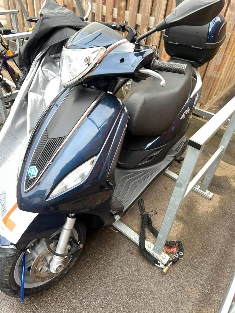 Piaggio Fly 125cc Motorcycle 